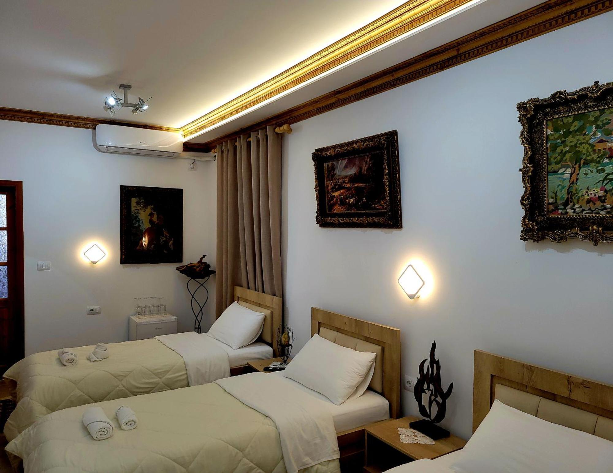 Alsara Guesthouse Gjirokastër Habitación foto